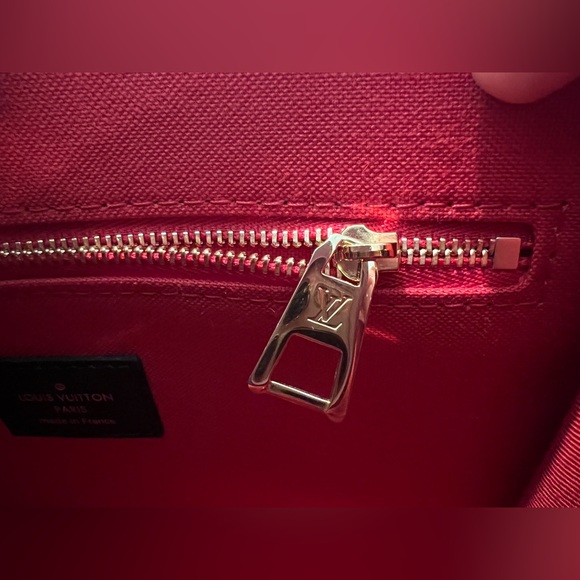 Louis Vuitton OntheGo PM monogram Reverse (Bag only) - Picture 13 of 14